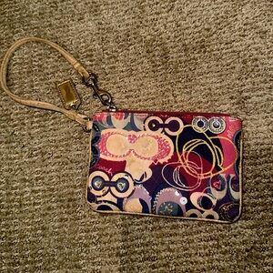 Poppy Coach wristlet